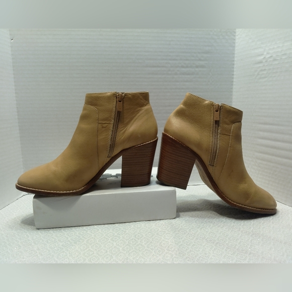 Loeffler Randall Ella stacked # 9 - Picture 6 of 11